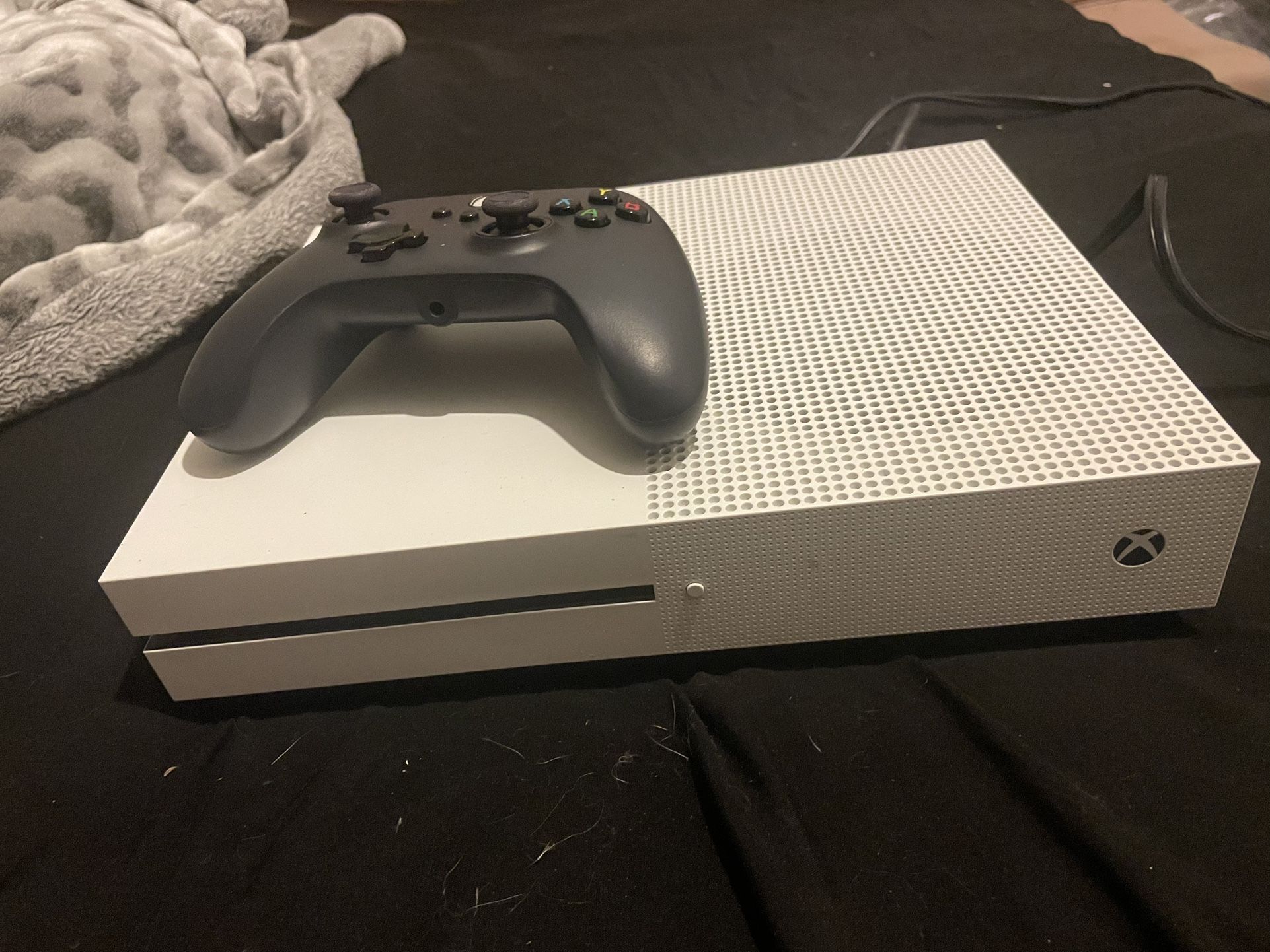 Xbox One With Wired Controller Cable Included