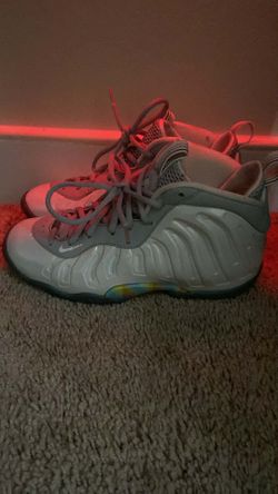 Foamposite (Rainbow Pixel)