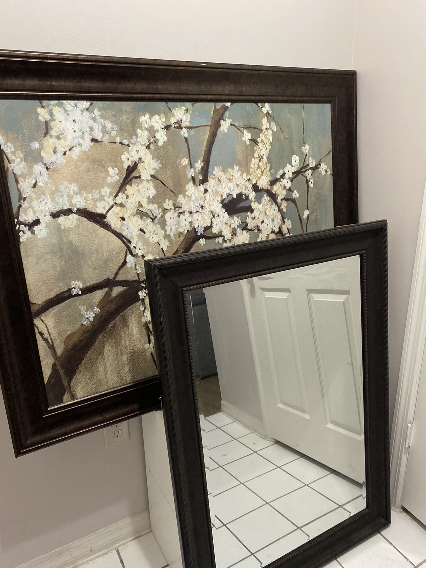 Decorative wall mirror