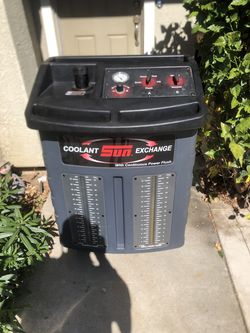 Automotive coolant fluid exchange and flush machine by Snap-on $400