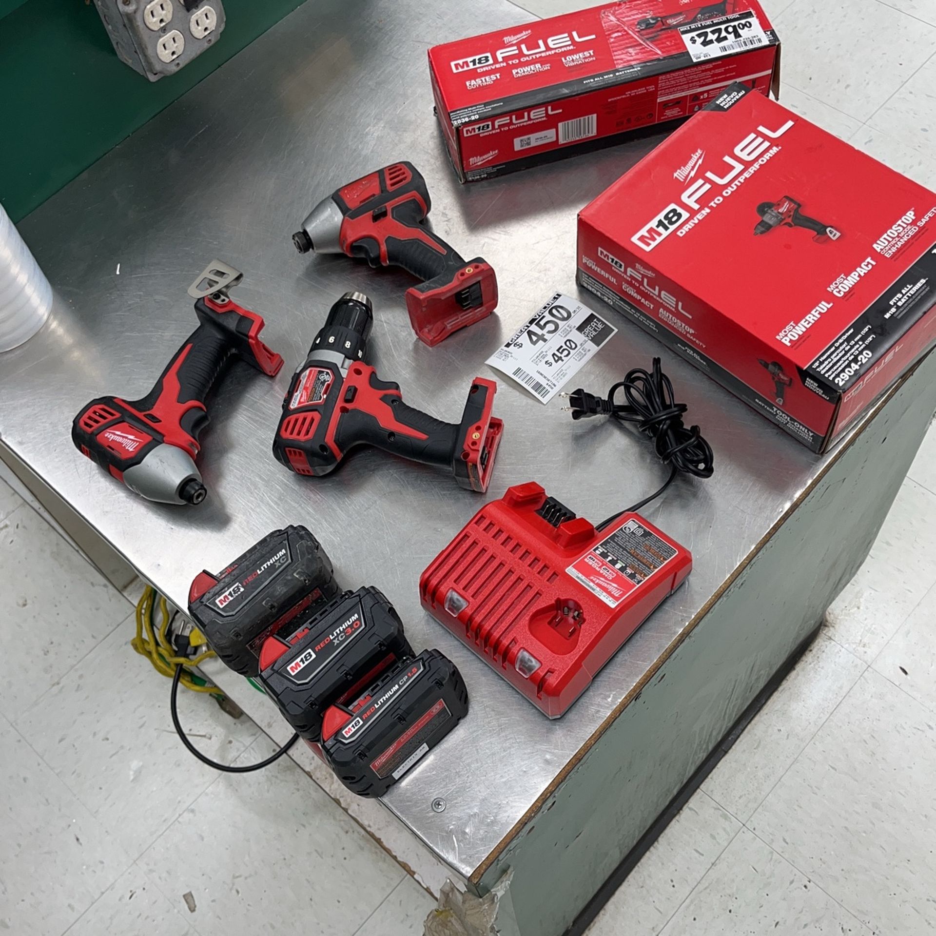 Milwaukee 5 Pc Cordless Combo Tool Set 3 Batteries And Charger