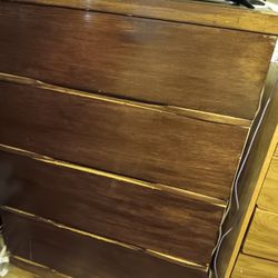 2 wooden dressers 