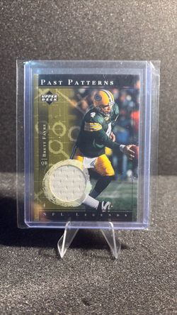 Brett Favre Upper Deck NFL Legends Past Patterns Jersey Card
