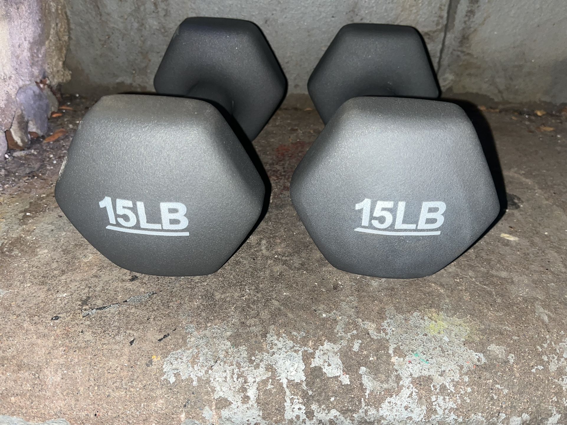 Set of two 15 lb Neoprene Dumbbell Hand Weights for Exercise and Muscle Toning
