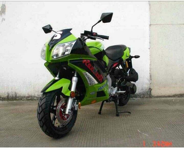 2014 MotoBravo Hornet-Roma 150cc Motorcycle/Scooter