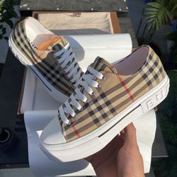 Burberry Shoes 