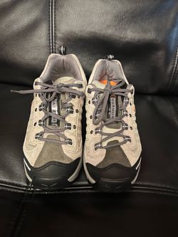 Garmont Nagevi Women’s Hiking Shoes Size 8.5 Color Silver/Elmwood
