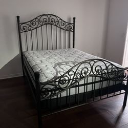 Excellent queen bed
