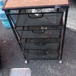 4 derwor shelf with self locking wheels