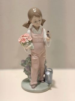 Lladró figurine “Primavera Infantil” (Spring Child) Model #5217 w/ Box