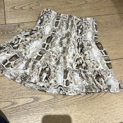 AQUA GIRLS SNAKE SKIRT SIZE SMALL