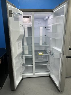 LG 27 cu. ft. Side by Side Smart Refrigerator w/ Craft Ice