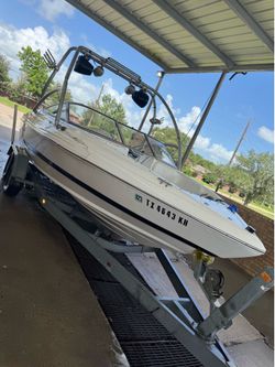2005 Mariah ski boat runs and drives but needs work
