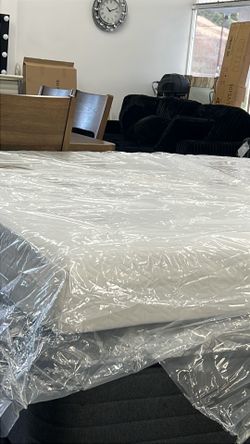 New cal king gel mattress was $699 now $150 3102 San Luis Rey near Camp Pendleton CRAZY DEAL TIL GONE