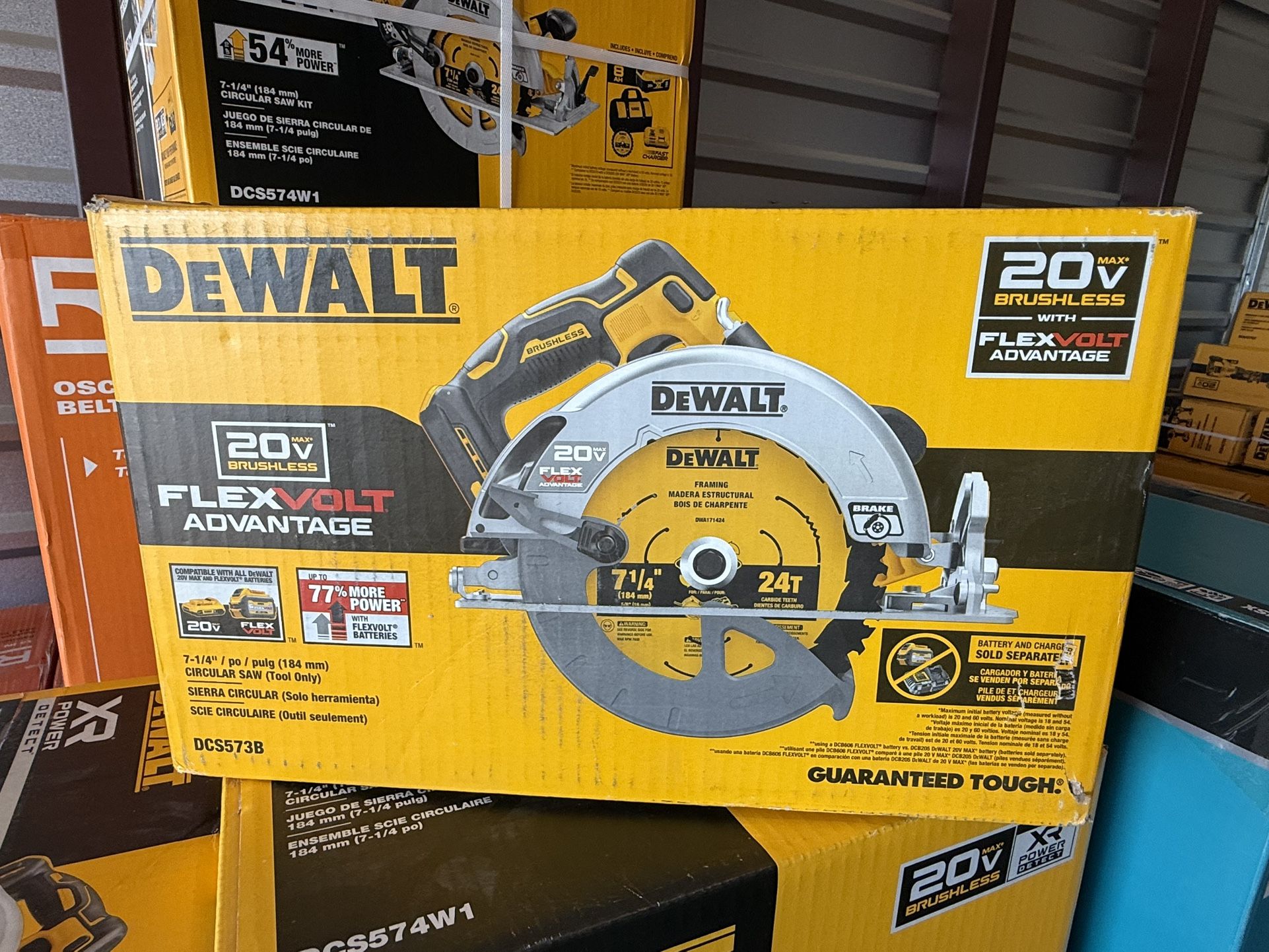 DEWALT 20V MAX Cordless Brushless 7-1/4 in. Sidewinder Style Circular Saw with FLEXVOLT ADVANTAGE