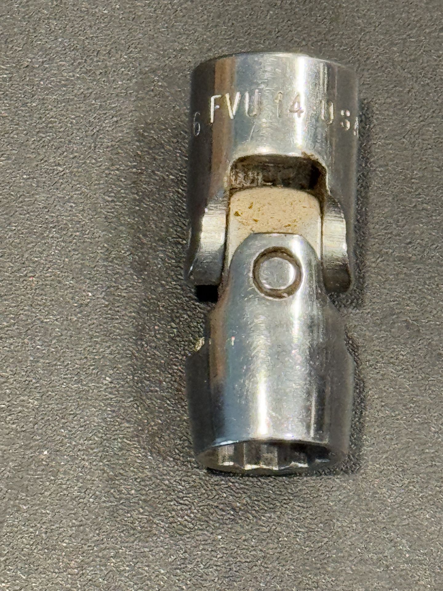 Snap-on 3/8" Drive 12 Point 7/16” Shallow Swivel Socket SAE FVU14 USA 