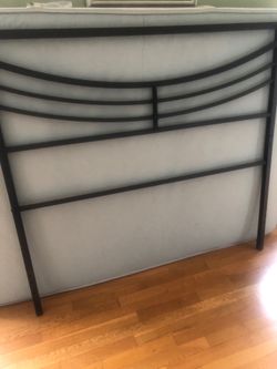 Metal bed frame for full size bed