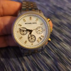Michael Kors Womens Luxury Watch.