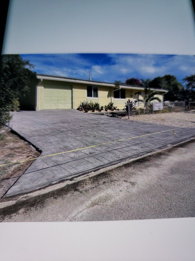 Need A New Driveway? We Do All Types At Good Prices Give Us A Call !!! We Offer Free Estimates🟢 🔶 🟩 👈