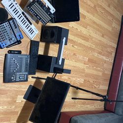 keyboard ,microphone ,mixer setup