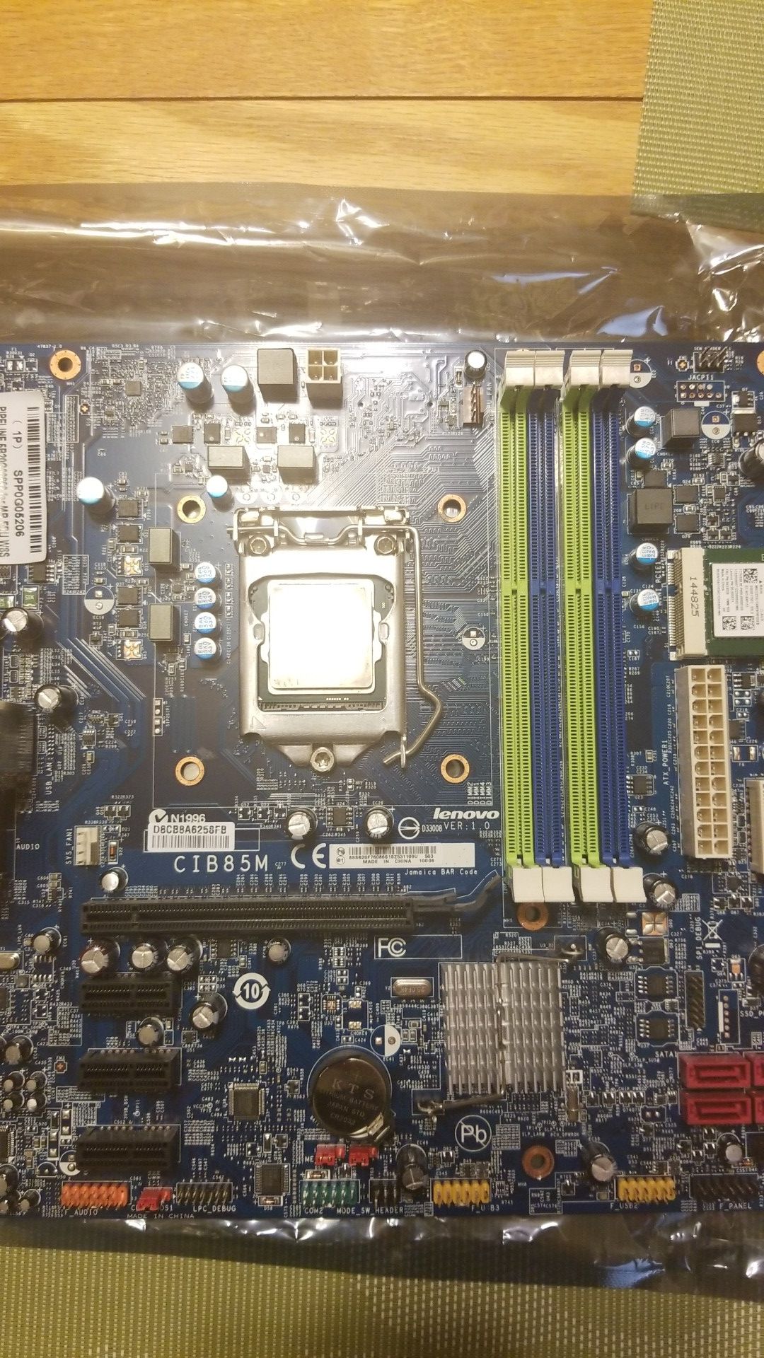 Intel i5 4460 and a Lenovo CIB85M motherboard