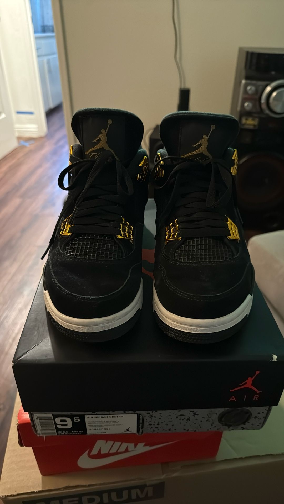Jordan Retro 4 Royalty Size 9.5