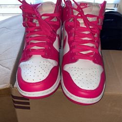 Women’s 7 Hightop Dunks