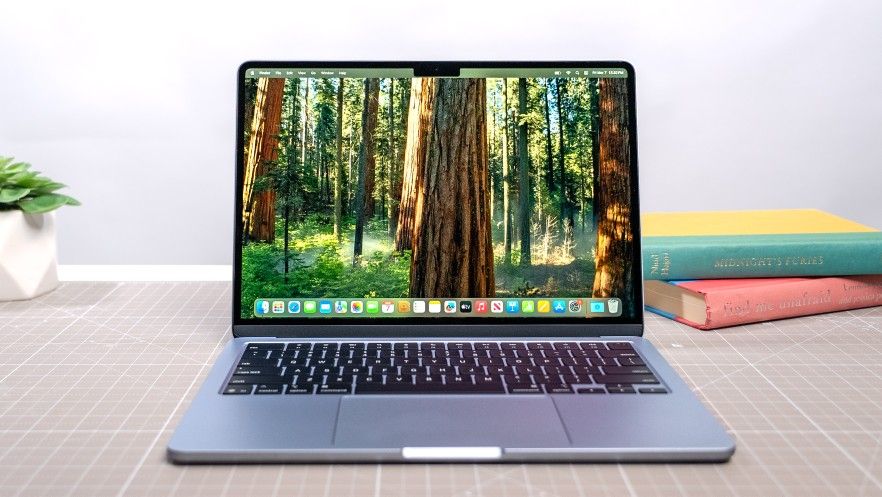 MacBook Pro 15.7 Very Great Cond.