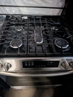 Newer gas stove selling as is