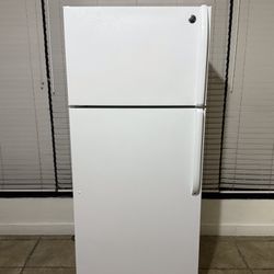 GE Top-Freezer Refrigerator - Free Delivery 