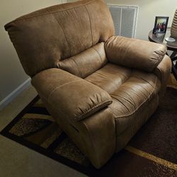 Like New Rocker Recliner