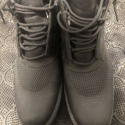 Timberlands size 9.5 fits more like 9