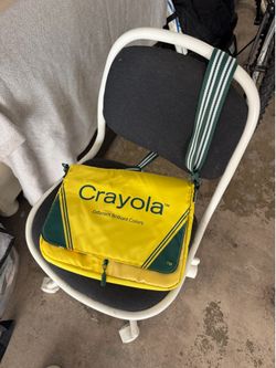 Standard vintage Crayola bag