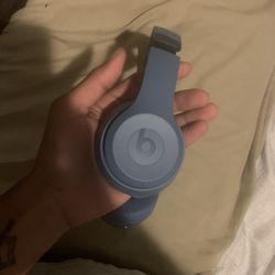Gen 4 Beats Solo /charger Included 