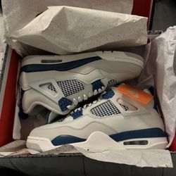 Military Blue Jordan 4