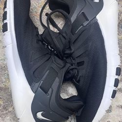 Nike Training Shoes (Black/White) – Great Condition