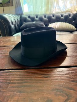 Desmond's Los Angeles hat