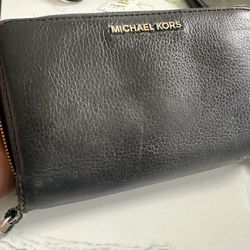 Michael Kors Phone Wallet