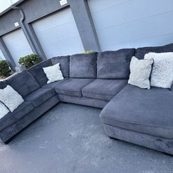 Grey Sectional Couch With Chaise Lounge