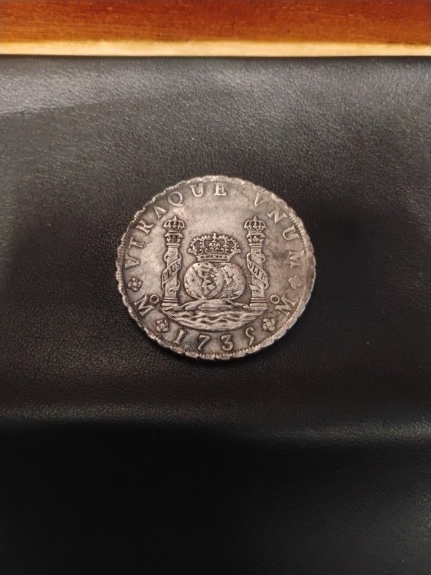 RARE VINTAGE 1735 *OR 1732 * SPANISH COLONIAL 8 REALLS COIN 1OZ PURE SILVER