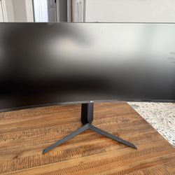 LG 34” Curved WQHD Monitor