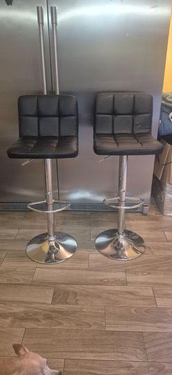 NEW 2 ADJUSTABLE BAR STOOL