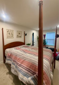 Wooden queen bed set