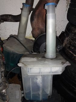 Windshield reservoir