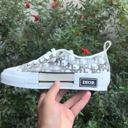 DIOR CONVER B23