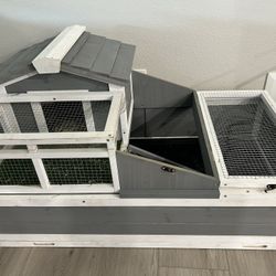 Tortoise Habitat - In Very Good Condition