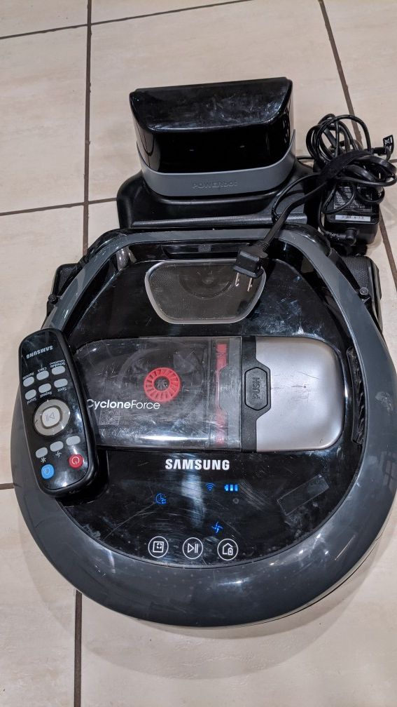 Hardly used Samsung robotic vacuum