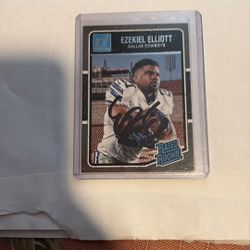 Football Card Singed By EZEKIEL ELLIOTT And The Year Is 2016