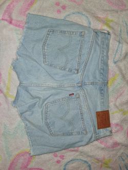 Women Levi shorts size 30 $10