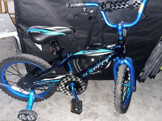 Boys Bicycle (with Training Wheels)